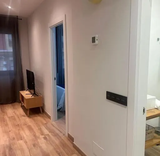 Coqueto Cerca Del Casco Viejo Con Garaje Gratis Appartamento